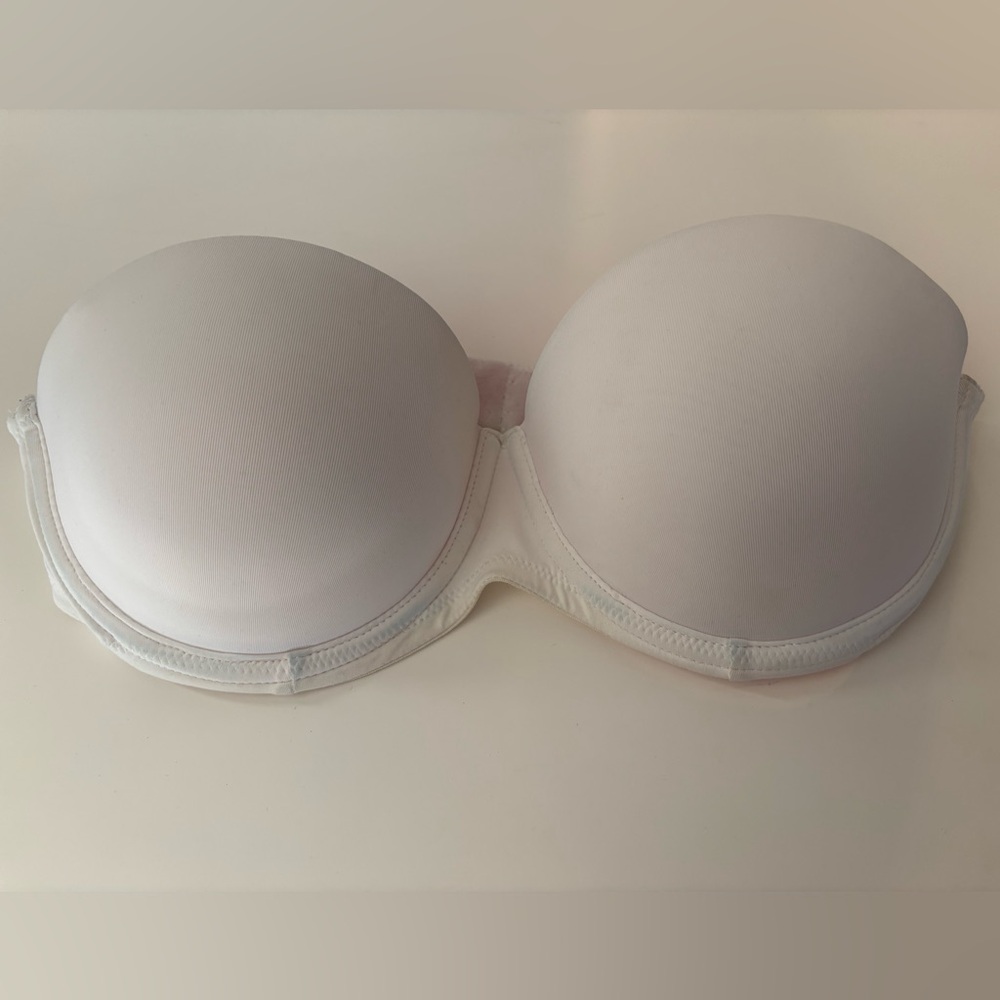 Victoria’s Secret White Strapless Bra